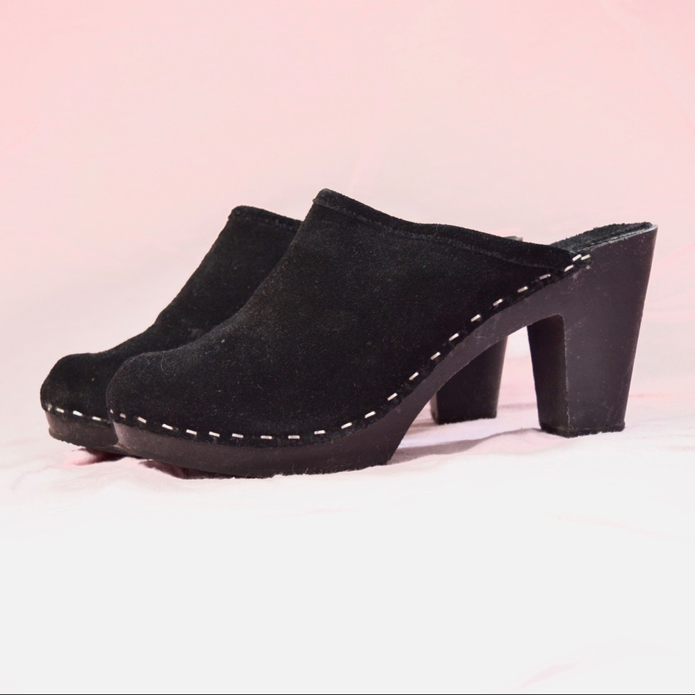 Chinese Laundry black suede clogs. Mules. Heeled. Women’s size 7